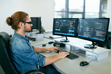Ejemplo de diseño de sitio web para empresas de TI.